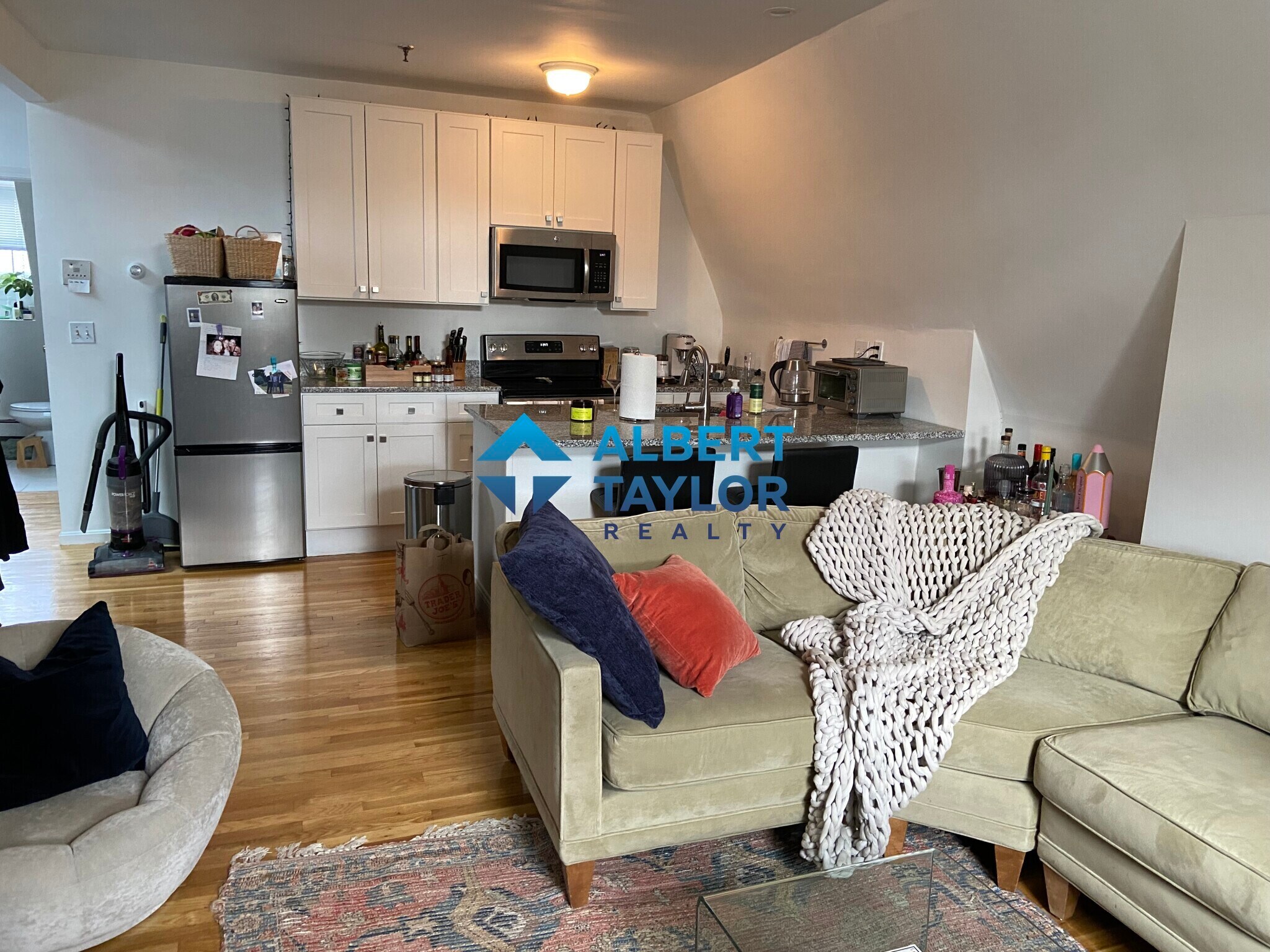 Building Photo - 176 Northampton St