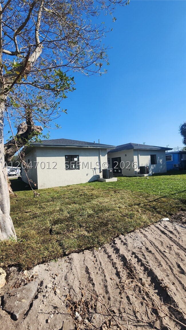 Building Photo - 8048 NW 14th Ct