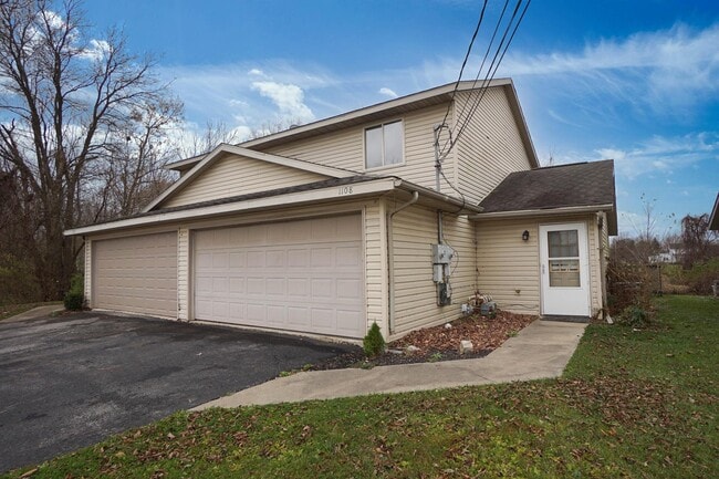 Building Photo - 1108 Fishlock Ave