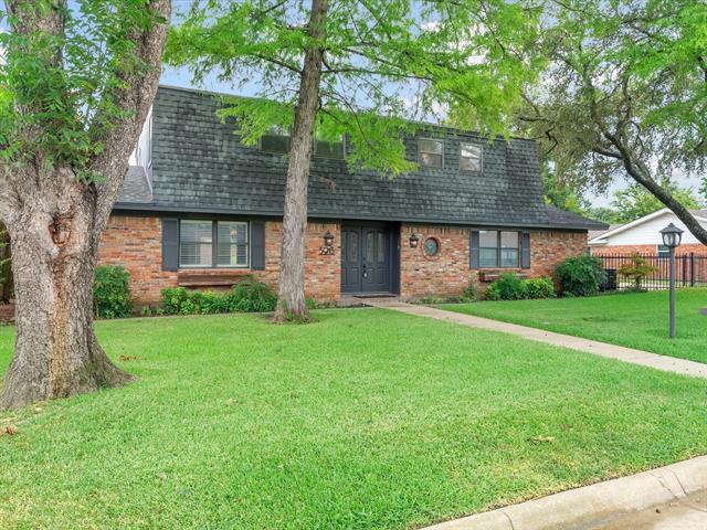 Building Photo - 5913 Meredith Ln