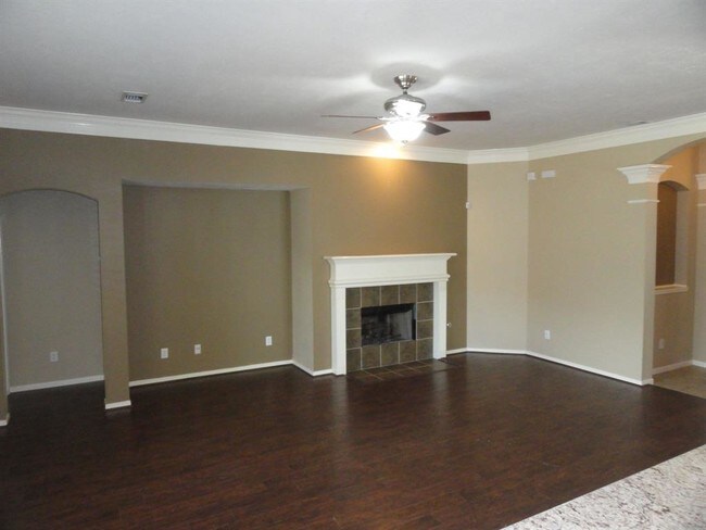 Building Photo - 6310 Canyon Chase Dr