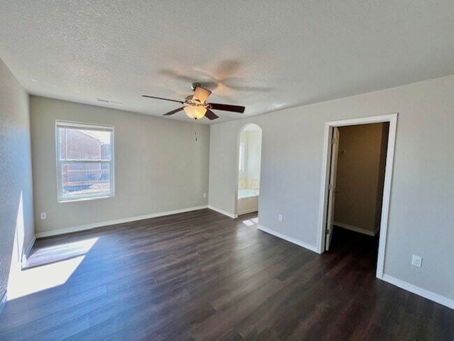 Building Photo - Charming 3 Bedroom Home In Falcon Highlands Available Now!