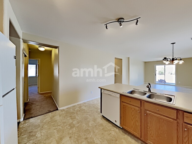 Building Photo - 22570 W Mohave St