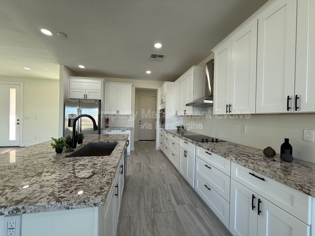 Building Photo - 22536 W Huntington Dr