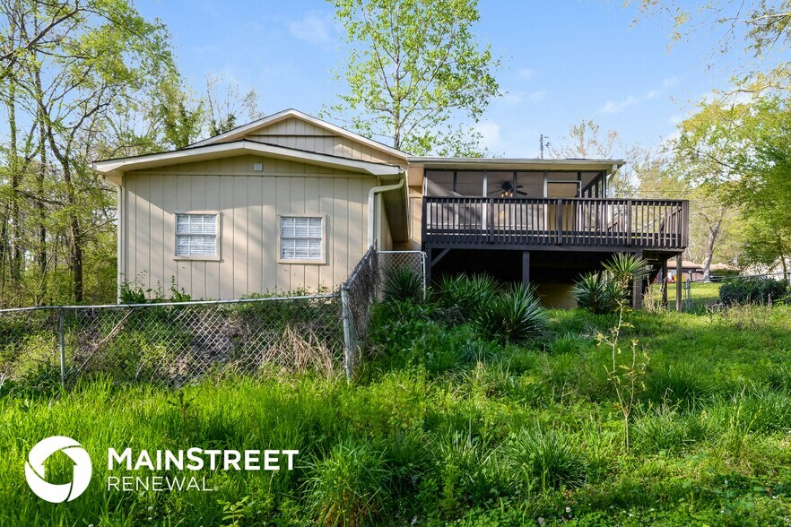 Building Photo - 4501 Oak Dr