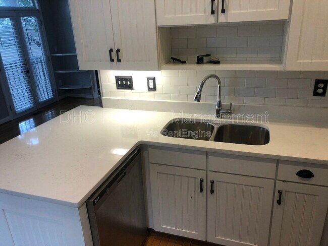 Building Photo - 835 Piedmont Ave NE