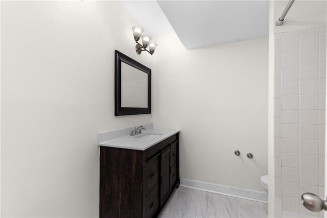 Building Photo - 6851 Roswell Rd