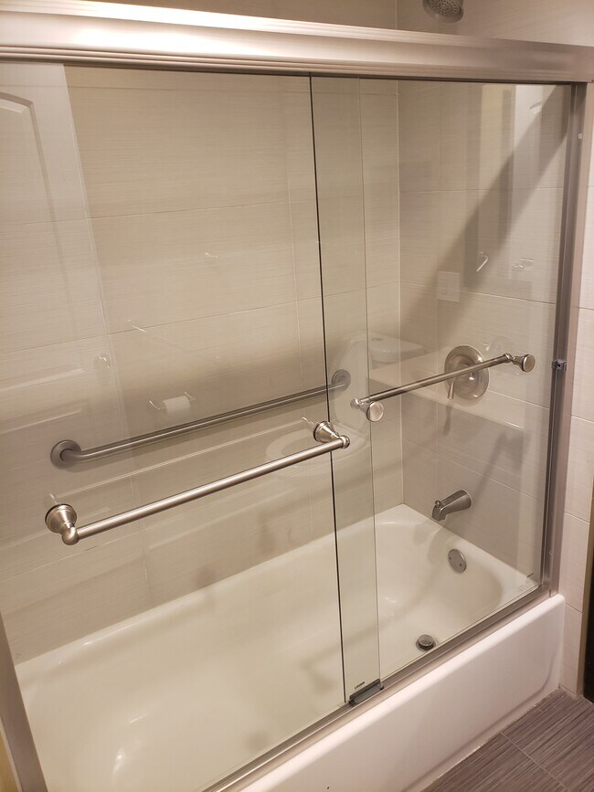 Shower - 3703 S Lowe Ave