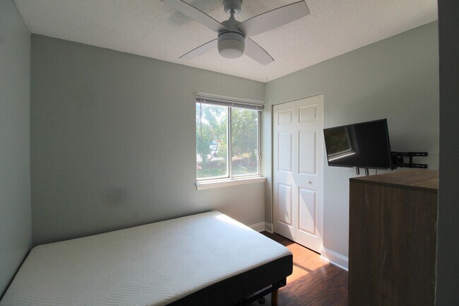 Building Photo - 1330 Hunters Rd
