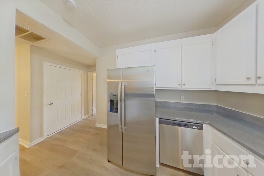 Building Photo - 909 Dogwood Ln