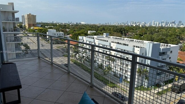 Building Photo - 2600 SW 27th Ave