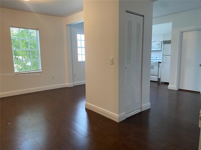 Building Photo - 577 NE 62nd St