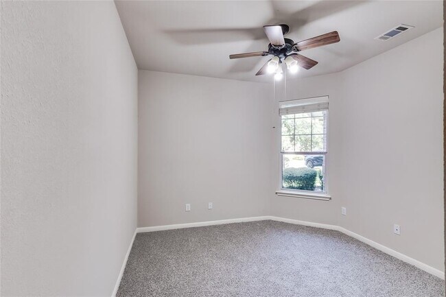 Building Photo - 15524 Belfin Dr