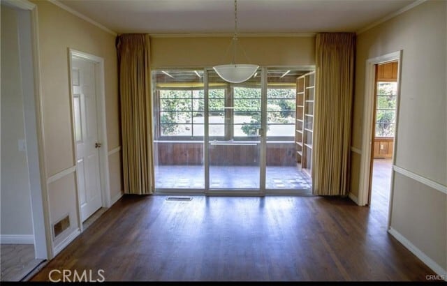 Building Photo - 2325 Las Lunas St