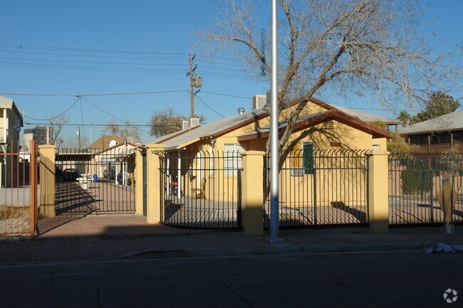 Building Photo - 315 N 11th St