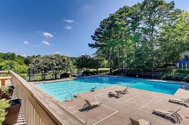 Building Photo - 140 Lablanc Way NW