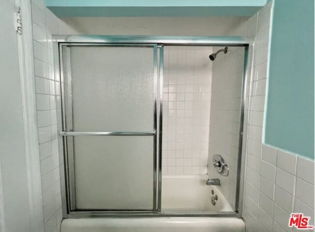 Building Photo - 227 N Swall Dr