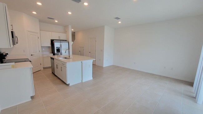 Building Photo - Stunning New Build ~ Palmero Townhouse 3 b...