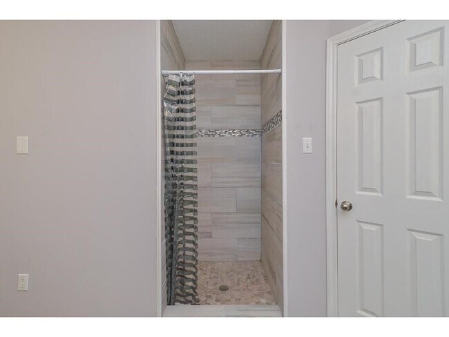 Building Photo - 6111 Dove Fern Ct