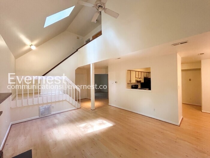 Building Photo - 128 Sharps Rd