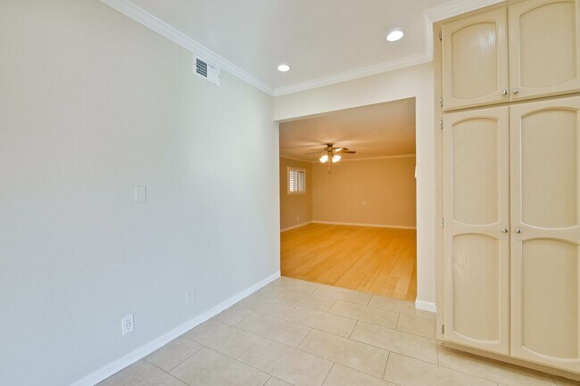 Building Photo - Stylish San Jose Home and Private Yard