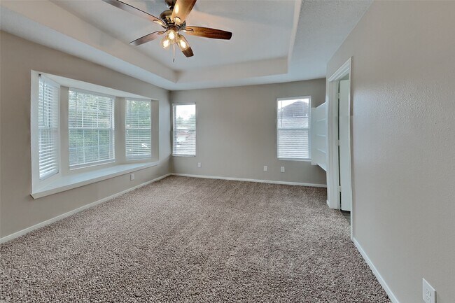 Building Photo - 15323 Fir Woods Ln