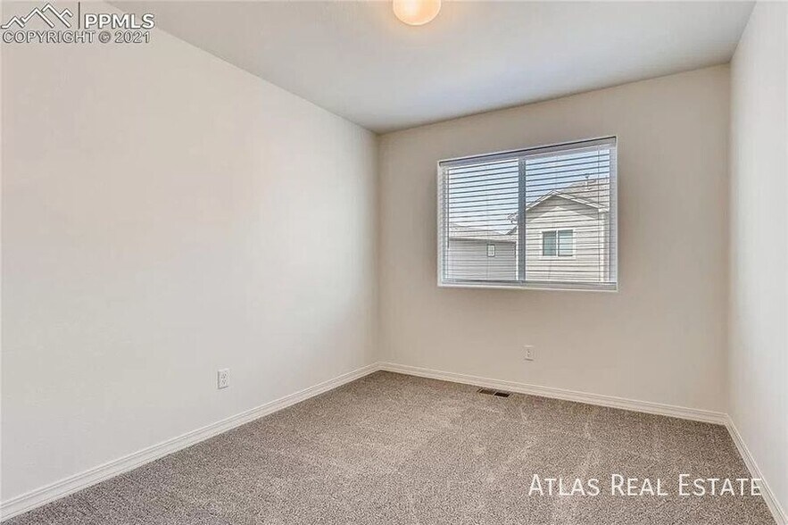 Building Photo - 840 Endeavor Wy