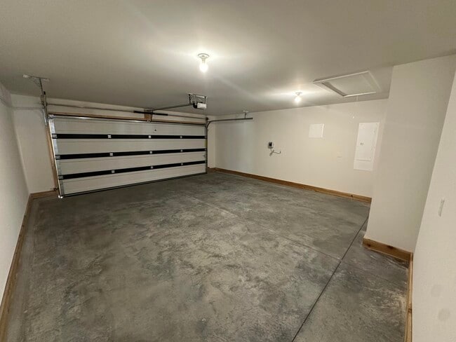 Building Photo - 5317 Makana Ln