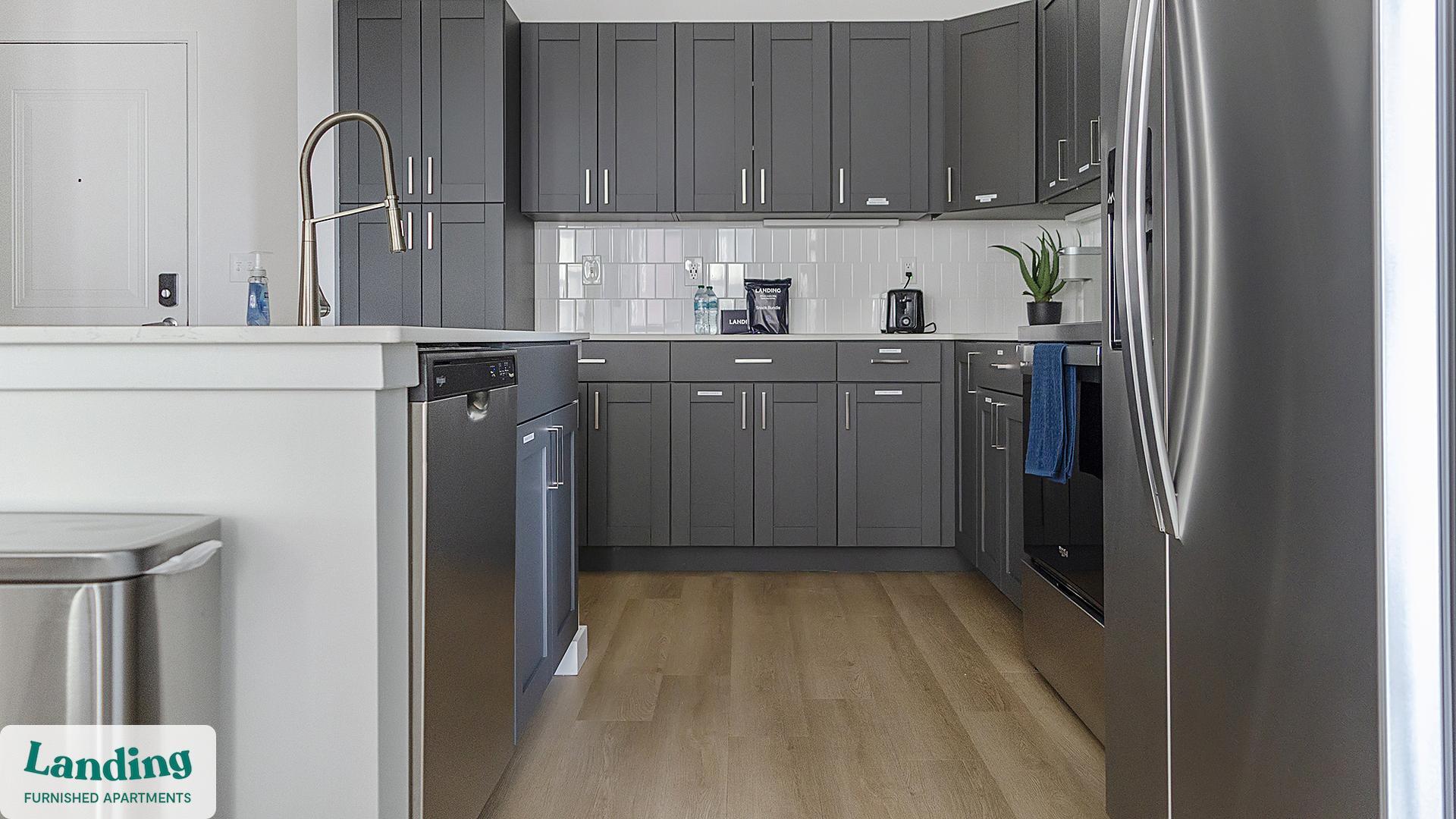 Building Photo - 650 N Main St