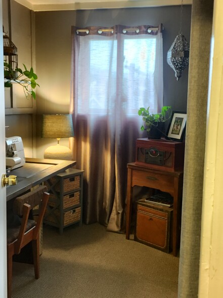 Office space - 353 Grace St