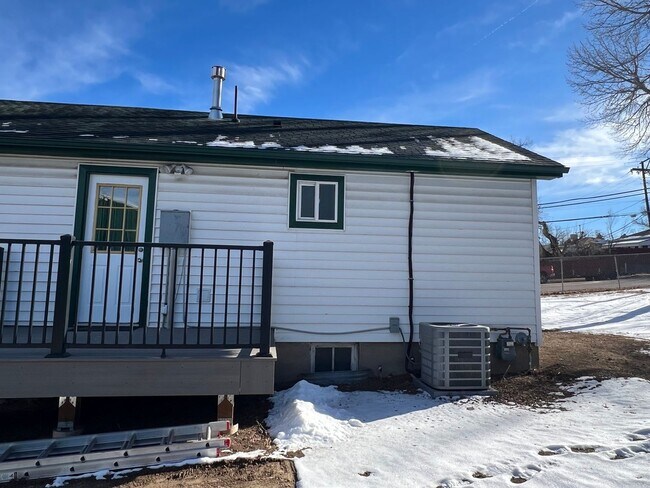 Building Photo - Charming 1BR House in Lakewood