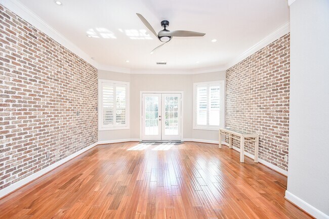 Building Photo - 7106 Habersham Ave