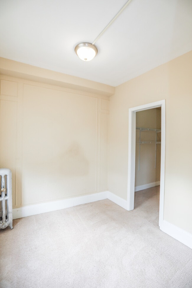 Building Photo - 5326 S Cornell Ave