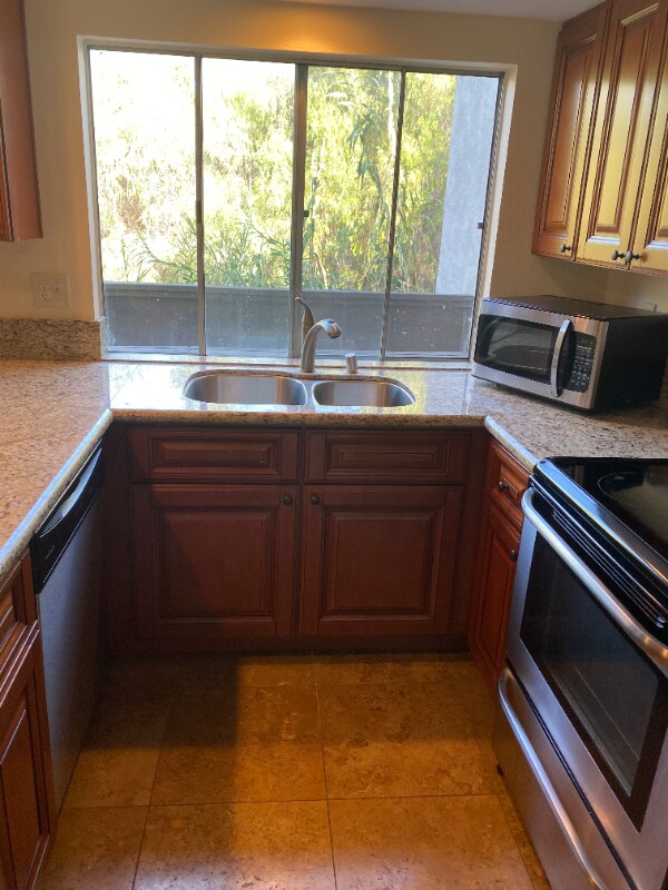 Building Photo - 8085 Caminito de Pizza