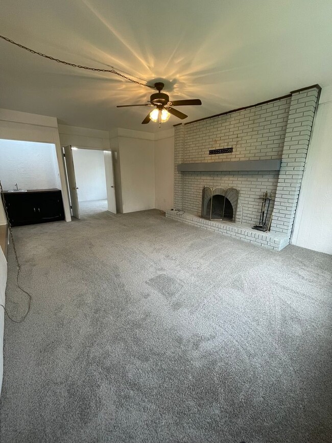 Building Photo - 46342 Bartlett Dr