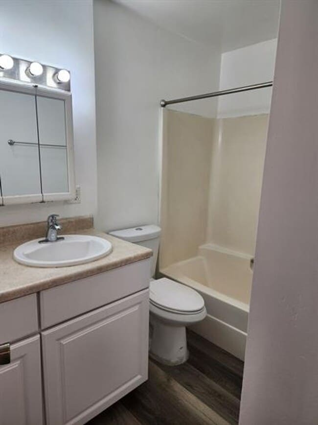 Building Photo - Spacious Home in Prime Location at Fairbanks