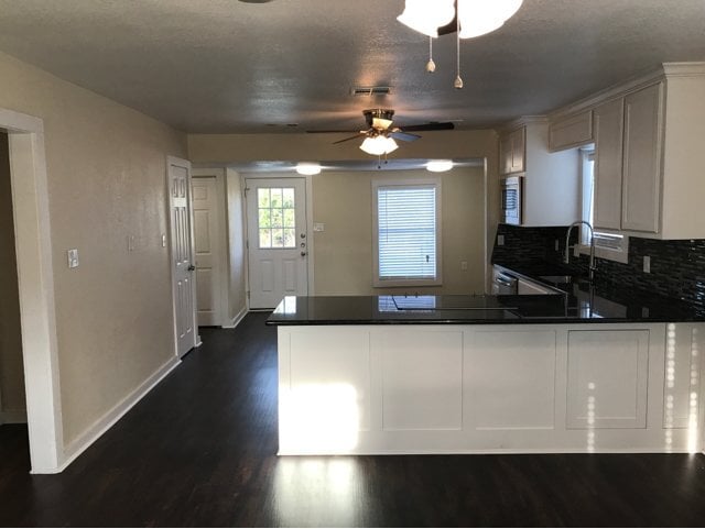 Building Photo - Lorena ISD, 2 bed/1 bath Charming Home