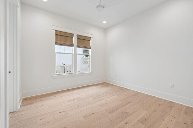 Building Photo - 91 Heartwood St