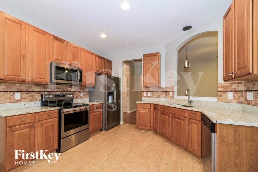 Building Photo - 4169 Shadetree Dr