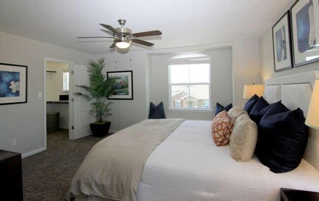 Building Photo - 708 Tinton Falls Ln