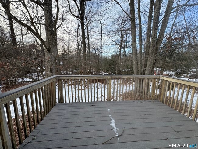 Building Photo - 67 Oronoque Trail