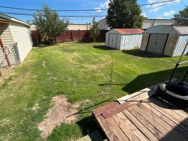 Building Photo - 3411 NE 22nd Ave