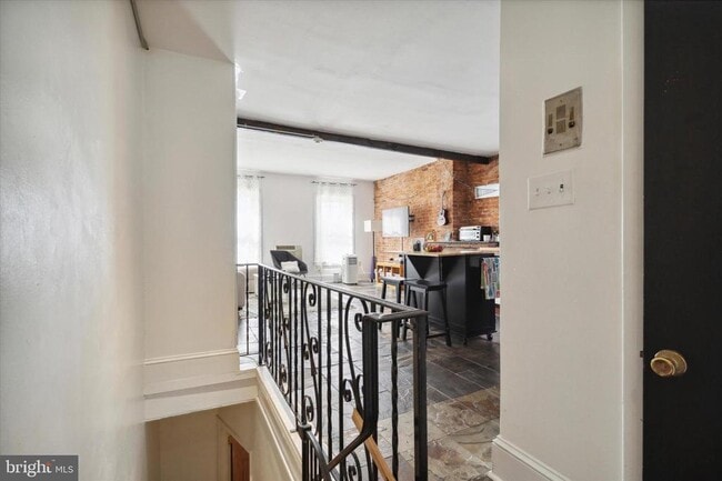 Building Photo - 3215 Hamilton St