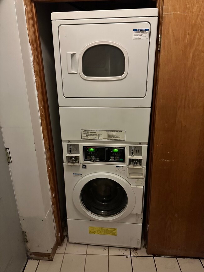 Shared Building Laundry Machines - 3800 S Emerald Ave