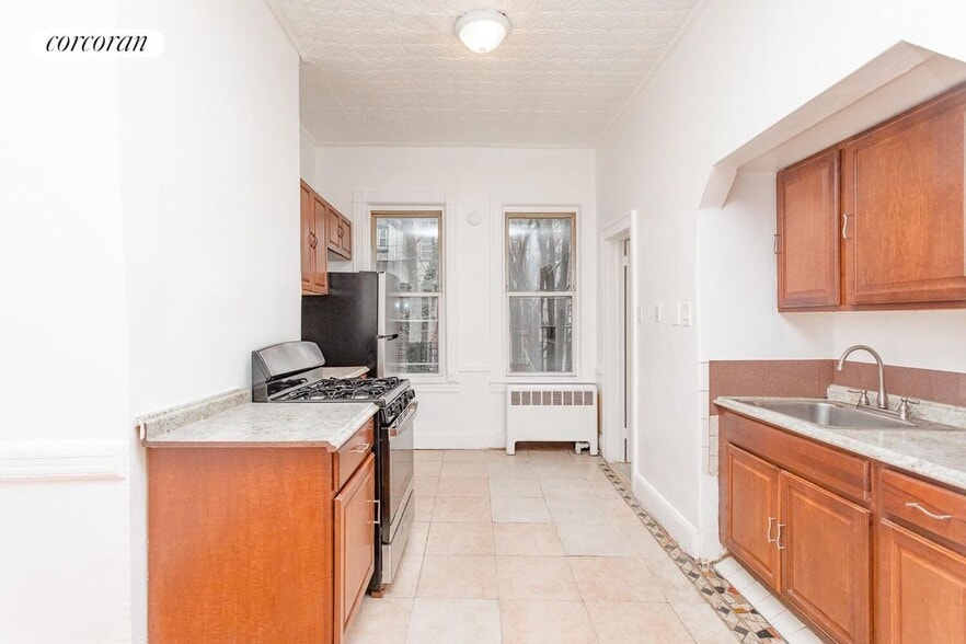 Building Photo - 300 Stanhope St