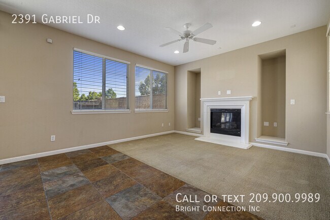 Building Photo - 2391 Gabriel Dr