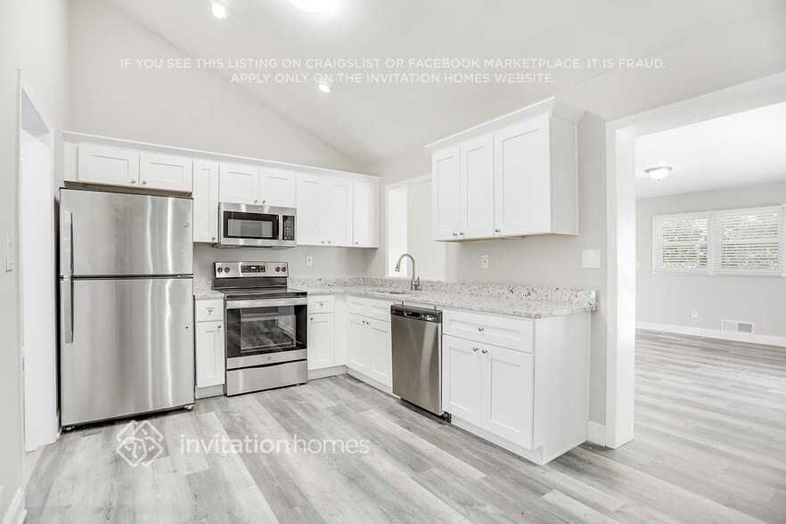 Building Photo - 3003 Orion Dr