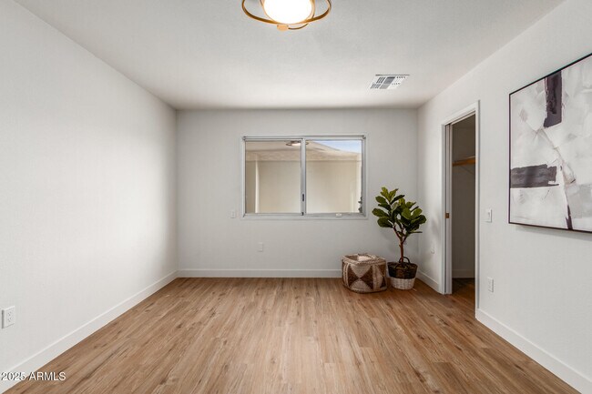 Building Photo - 9339 W Spanish Moss Ln