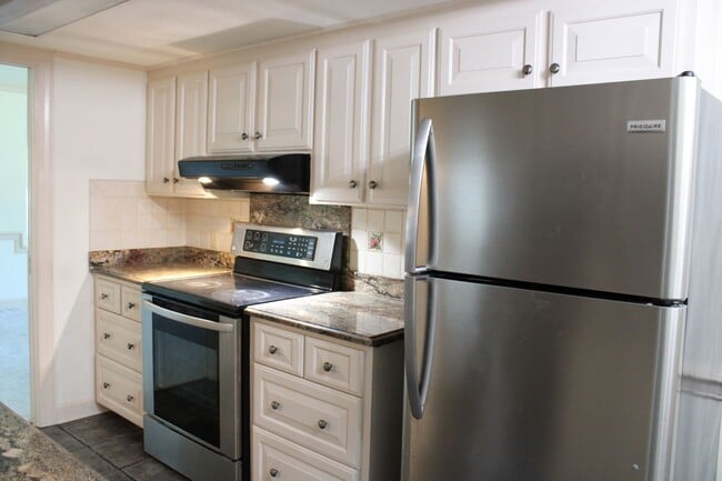 Building Photo - 1409 Chesnee Dr