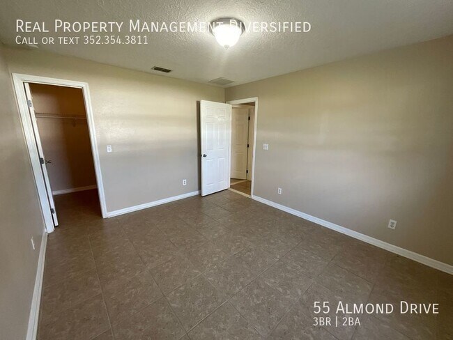 Building Photo - 55 Almond Dr